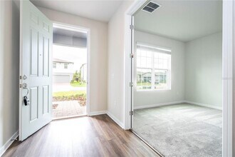 17297 Cagan Crossings Blvd in Clermont, FL - Foto de edificio - Building Photo