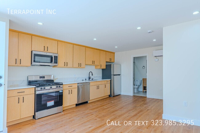 456 S Breed St in Los Angeles, CA - Building Photo - Building Photo