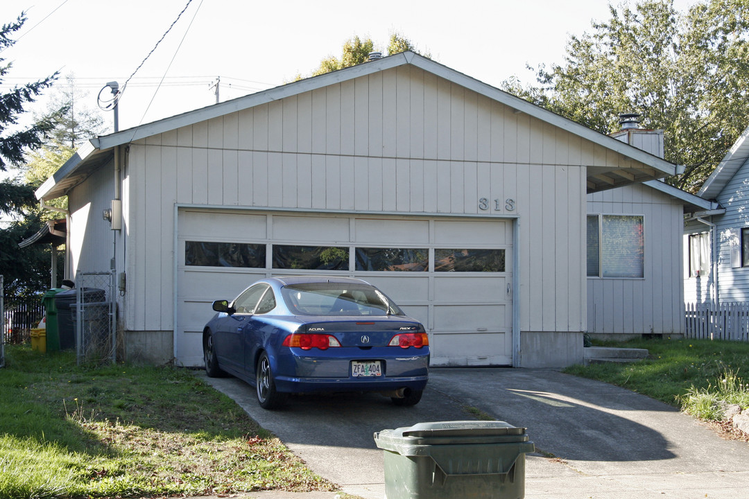 313 NE 83rd Ave in Portland, OR - Building Photo