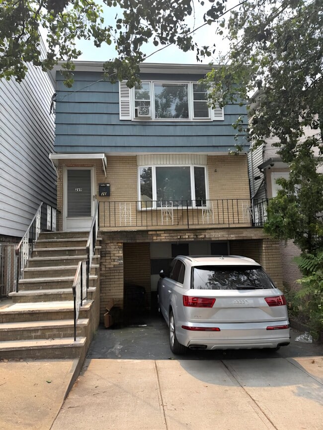 property at 269 Manhattan Ave