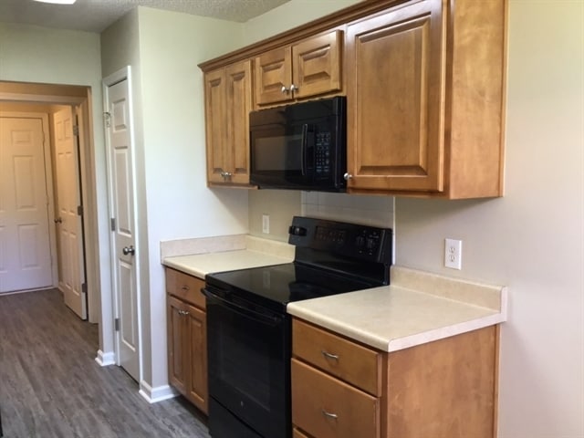 139 W Tisbury Ln in Pooler, GA - Building Photo - Building Photo