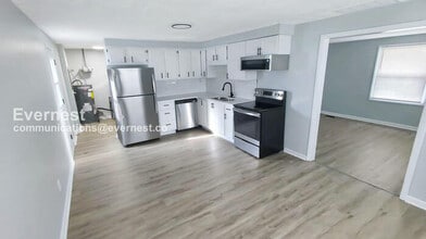 949 S Harris Ave in Columbus, OH - Foto de edificio - Building Photo