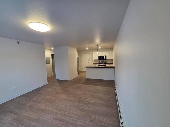 211 1st Ave NW, Unit 5 in Hankinson, ND - Foto de edificio - Building Photo