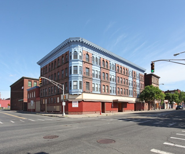 449-461 Main St