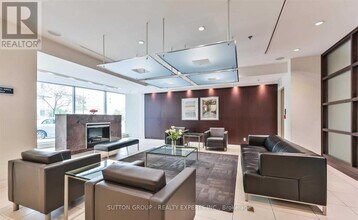 36 Lee Centre Dr in Toronto, ON - Building Photo - Building Photo