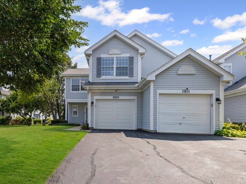 17829 Braewick Rd in Gurnee, IL - Building Photo
