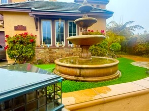 5252 Amber View Pt in San Diego, CA - Building Photo - Building Photo