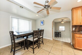 4335 Stacy Pl in San Diego, CA - Foto de edificio - Building Photo