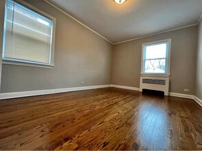 10 Laurel St in Rye, NY - Foto de edificio - Building Photo