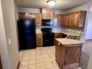 1301 Tracy Ave in Excelsior Springs, MO - Building Photo - Building Photo