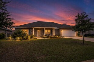 147 Picnic Pl in Freeport, FL - Building Photo
