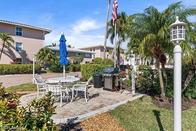property at 1910 Gulf Shore Blvd N