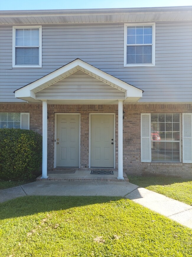 133 Shearer St, Unit B in Soddy Daisy, TN - Foto de edificio - Building Photo