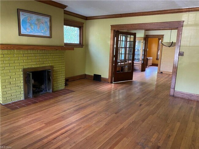 2572 Mayfield Rd, Unit 2574 Mayfield Rd in Cleveland Heights, OH - Building Photo - Building Photo