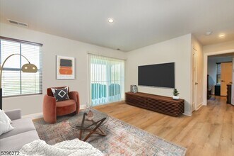 60 Coventry Rd in Hamburg, NJ - Building Photo - Building Photo