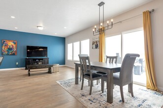 12339 S Bigbend Vista Dr in Herriman, UT - Building Photo - Building Photo