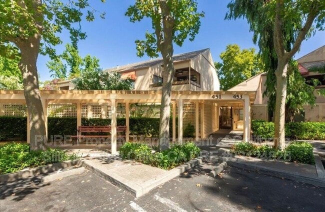 451 Alberto Way in Los Gatos, CA - Building Photo - Building Photo