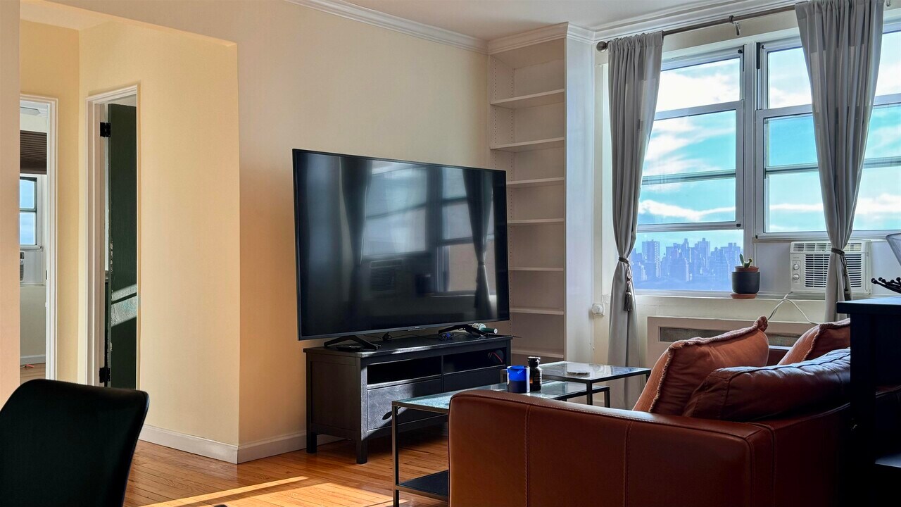 8550 JFK Blvd E, Unit 1D in North Bergen, NJ - Building Photo