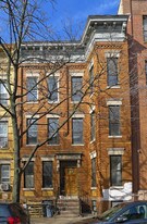 17-21 Woodbine St in Ridgewood, NY - Building Photo