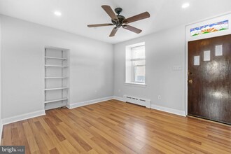 625 Summit St in King of Prussia, PA - Foto de edificio - Building Photo