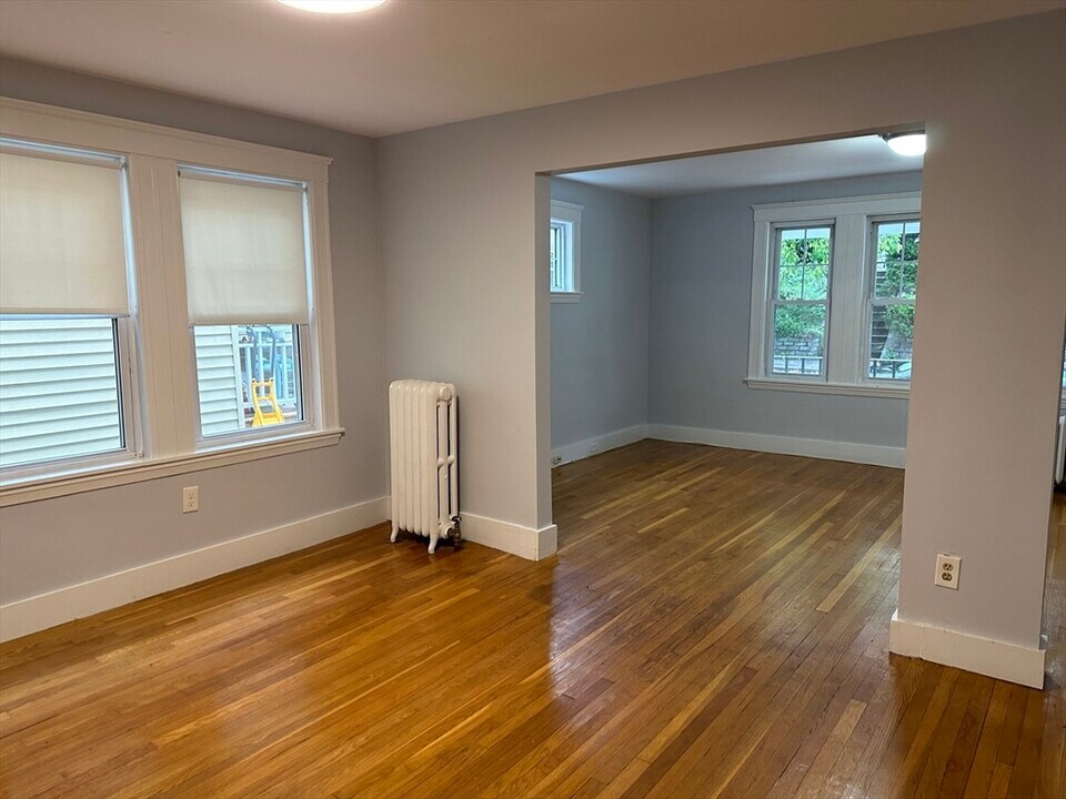 18 Symmes St in Boston, MA - Building Photo
