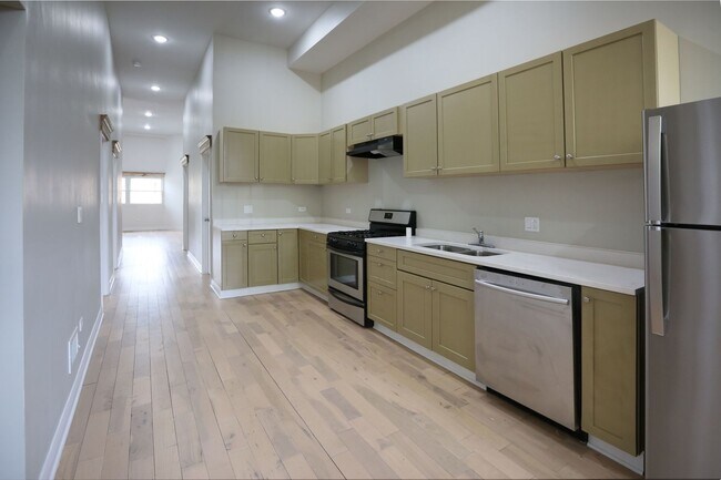 3023 W 5th Ave in Chicago, IL - Building Photo - Building Photo
