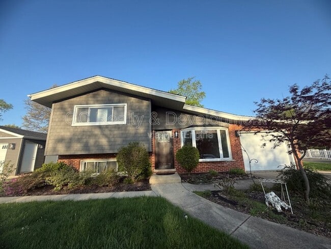 property at 2N278 Prairie Ave