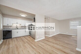 8514 W 9th St N in Wichita, KS - Building Photo - Building Photo