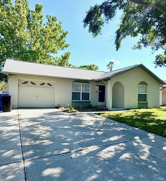 7437 Compton Ln in New Port Richey, FL - Building Photo