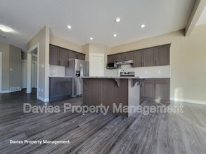 4519 Saly Pl S W in Edmonton, AB - Building Photo - Building Photo