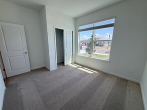 3935 Big Sky Dr in Spring Hill, FL - Building Photo - Building Photo