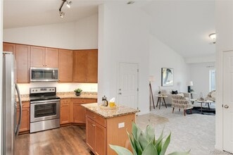 804 Summer Hawk Dr, Unit 7301 in Longmont, CO - Building Photo - Building Photo