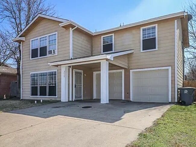 3444 Pinebrook Dr in Dallas, TX - Building Photo - Building Photo