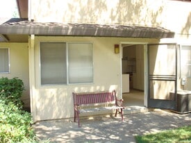 1908 El Paso Ave in Davis, CA - Building Photo