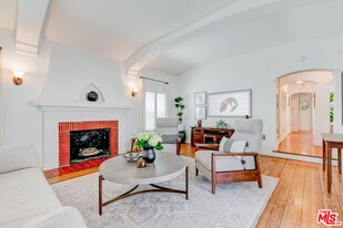 3338 W Martin Luther King Jr Blvd in Los Angeles, CA - Building Photo