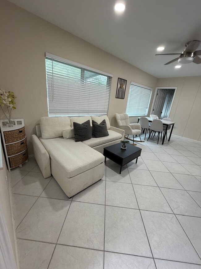 6716 NW 71st Ct in Tamarac, FL - Building Photo - Building Photo