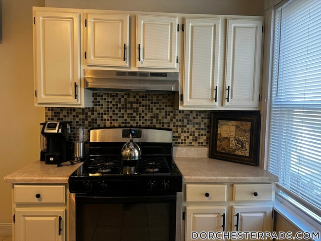 32 Kingsdale St in Boston, MA - Building Photo - Building Photo