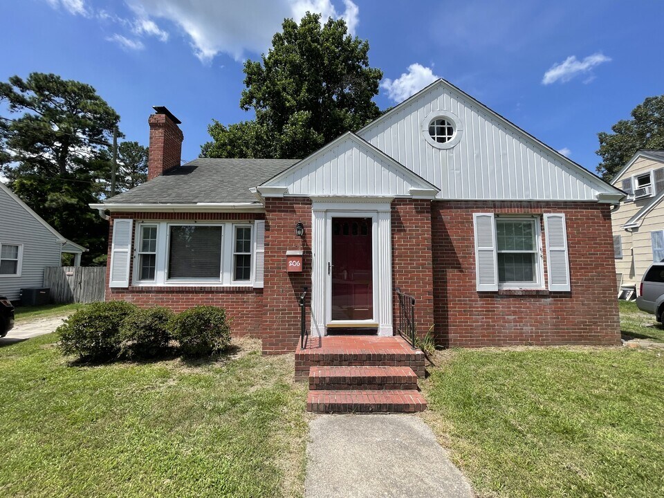 206 N Saratoga St in Salisbury, MD - Building Photo