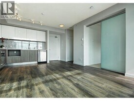 6461 Telford Ave in Burnaby, BC - Building Photo