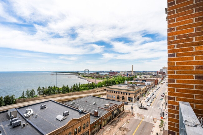 311 E Superior St in Duluth, MN - Building Photo - Building Photo