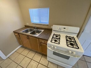 1152 N 8th St in Sterling, CO - Building Photo - Building Photo