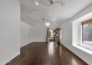 8824 E Mescal St in Scottsdale, AZ - Building Photo - Building Photo