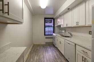 150 E Hartsdale Ave, Unit STF in Hartsdale, NY - Foto de edificio - Building Photo