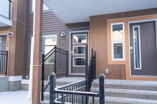 230 Livingston Common NE in Calgary, AB - Building Photo