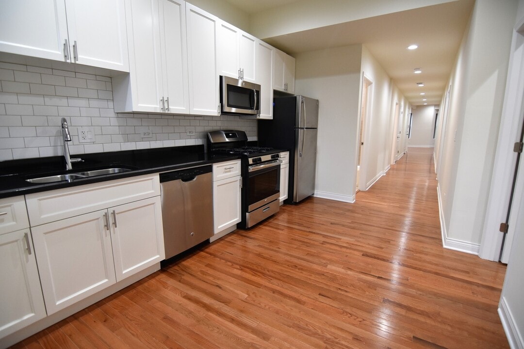 732 W. Grace / 3803-3809 N. Broadway in Chicago, IL - Building Photo