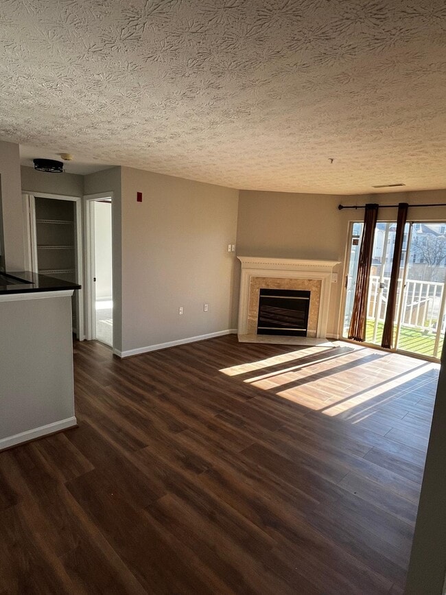 8941 Town Center Cir, Unit 203 in Upper Marlboro, MD - Foto de edificio - Building Photo