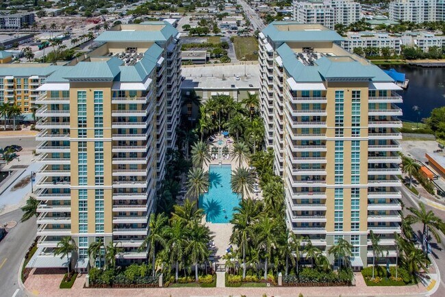 700 E Boynton Beach Blvd, Unit 405 in Boynton Beach, FL - Foto de edificio - Building Photo