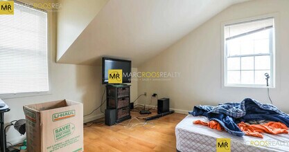 36 Raymond St, Unit 1 in Boston, MA - Building Photo - Building Photo
