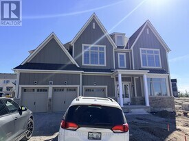7 Pinetree Dr in Oro-Medonte, ON - Building Photo