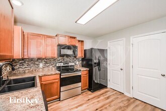 11 Post Oak Ln in Palm Coast, FL - Foto de edificio - Building Photo